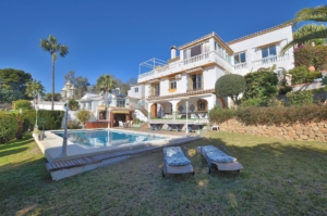 Villa in Benalmádena